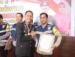 Diacara Syukuran Hari Bhayangkara ke-77, Kapolres Sidrap Beri Hadiah Ke Pemenang Lomba dan Reward ke Media