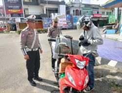 Hari ke-6 Ops Patuh Pallawa 2023, Satlantas Polres Sidrap Tilang Pengendara Tanpa Plat Hingga Bagi Helm