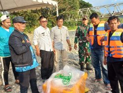 Penyerahan Bantuan Bagi Kelompok tani Perikanan.