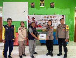Karo SDM Polda Sultra Salurkan Buku di SD Kristen Dan SMAN 1 Soropia