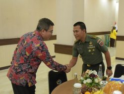 Lewat OSMB UT Makassar, Aster Kasdam XIV/Hsn Wakili Pangdam Ajak Para Mahasiswa Pahami Pentingnya Kualitas Pendidikan dan Rasa Cinta Tanah Air