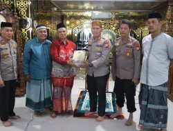 Kapolres Sidrap Laksanakan Safari Shalat Jumat Di Masjid Darussalam Tippulu Kulo