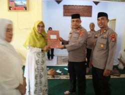 Peringatan Maulid Nabi Muhammad SAW, Wakapolres Buton Bacakan Pemenang Pohon Male