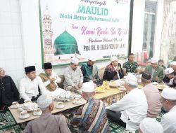 Bersama Komponen Masyarakat Makassar, Kabintaljarahdam XIV/Hsn Wakili Pangdam Hadiri Peringatan Maulid Nabi Muhammad SAW
