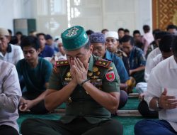 Program Safari Jumat Pangdam XIV/Hsn Road Show ke-18, Jalin Silaturahmi dan Bangun Sinergi Antara TNI dan Masyarakat