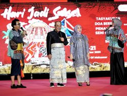 Populerkan dan Lestarikan Busana Sulsel, Pamen Ahli Bidang Sosbud Poksahli Wakili Pangdam Hadiri Acara Fashion Show Dalam Rangka Hari Jadi Sulsel Ke-354 Tahun