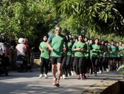 Jaga Kondisi Fisik dan Tampilan Prima Prajurit, Pangdam XIV/Hsn Ajak Prajurit Berlari 5 Km dan Senam Barbel