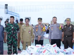 MENYAMBUT PEMILU ,2024, Pj.BUPATI BOMBANA,PANTAU TEMPAT PELIPATAN SURAT SUARA.