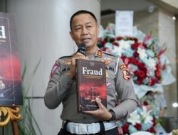 Kakorlantas Polri Luncurkan Buku Fraud Dalam Pasar Modal