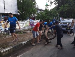 Turun Langsung Kerja Bakti Kaban Bappeda Ajak Warga Bersih-bersih di Lingkungan Sekitar