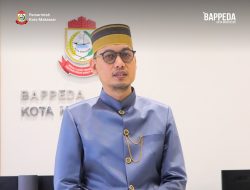 Peringati Hari Kebudayaan, Kepala Bappeda dan Staf Berpakaian Adat