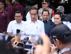 Mendagri Tito Interaksi dengan Pedagang, Cek Harga di Pasar Senggol Dumai