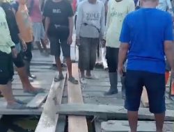 Jembatan Sungai Poleang Kembali di Kerjakan Warga Setempat