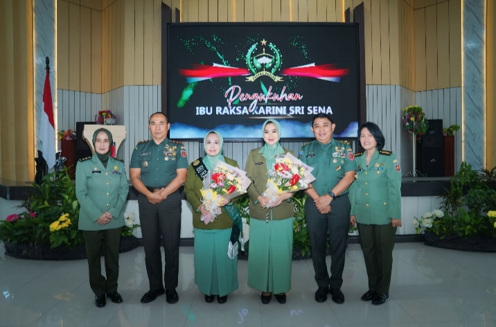 Eshakda yetuk qaynona Eshakda yetuk qaynona