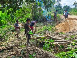 Pembuatan Plat Dekker TMMD ke-124 Kodim 1431 Bombana Tahap Penggalian dan Pemindahan Jalur