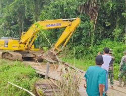 Jembatan Penghubung di Desa Morengke Mulai Dibongkar, Satgas TMMD Siapkan Jalan Alternatif