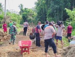 Kompak dan Solid, TNI-POLRI Satgas TMMD ke 124, Kebut Pembuatan MCK di Desa Morengke