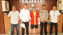 “TUNTASKAN KASUS ROKOK ILEGAL , BEA CUKAI MAKASSAR SERAHKAN TERSANGKA DAN BARANG BUKTI KE KEJAKSAAN”