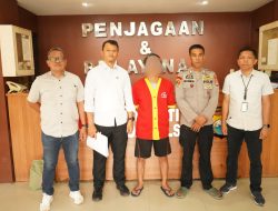 “TUNTASKAN KASUS ROKOK ILEGAL , BEA CUKAI MAKASSAR SERAHKAN TERSANGKA DAN BARANG BUKTI KE KEJAKSAAN”